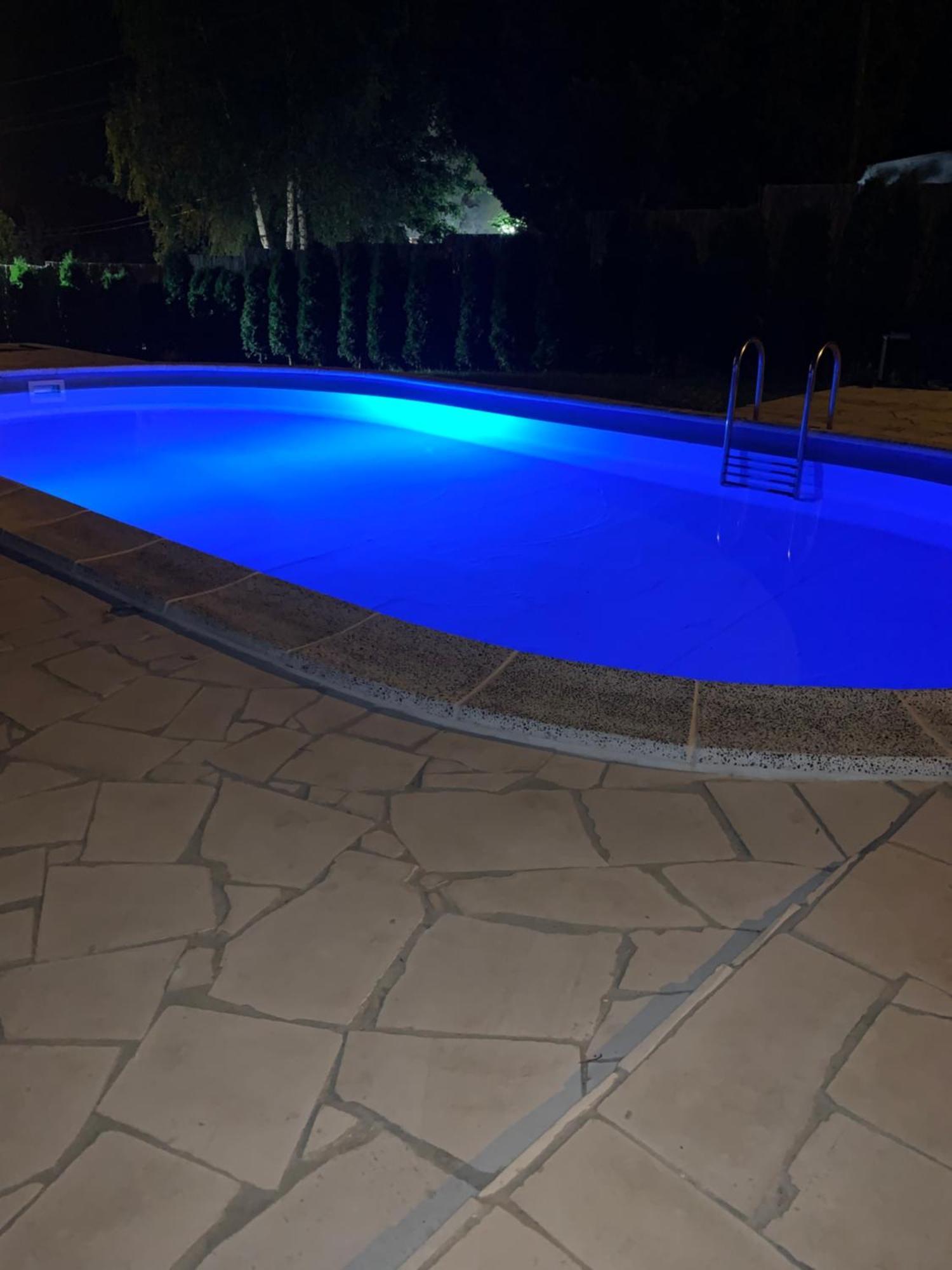 Mika'S Poolhouse Villa Belgrade Exterior photo
